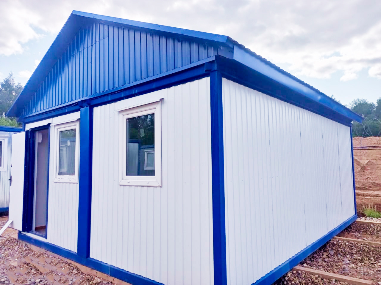 Легковозводимое модульное здание