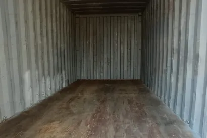 Морской контейнер 20 футов внутри