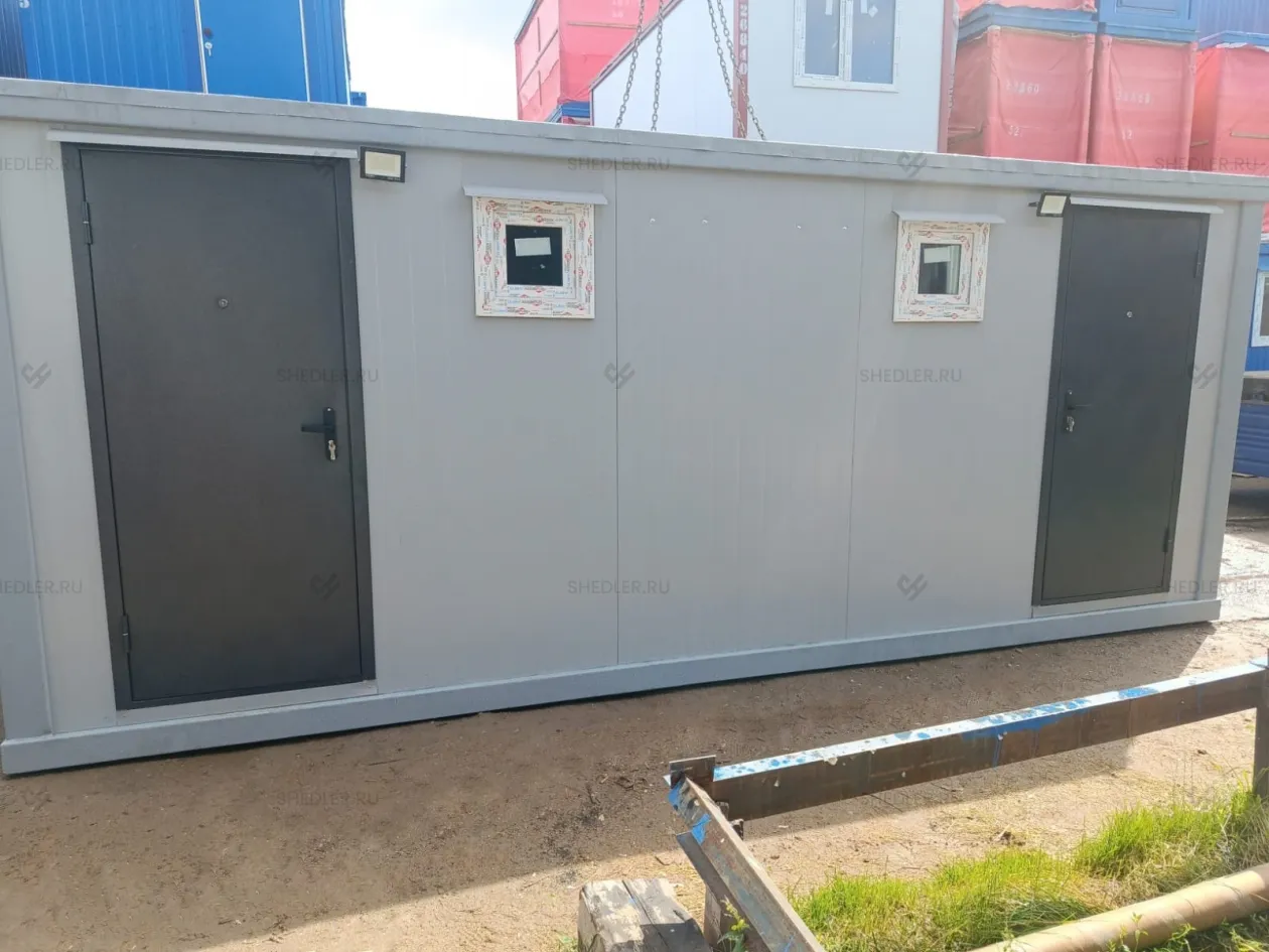 Сантехнический блок-контейнер с душевыми в Сочи