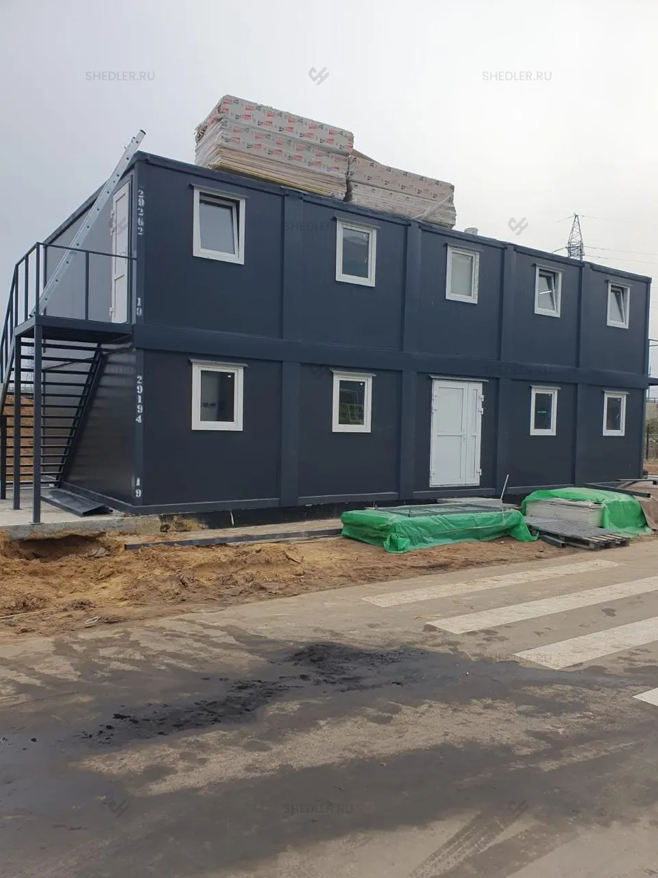 Модульное двухэтажное здание из 10 БКСП в Москве