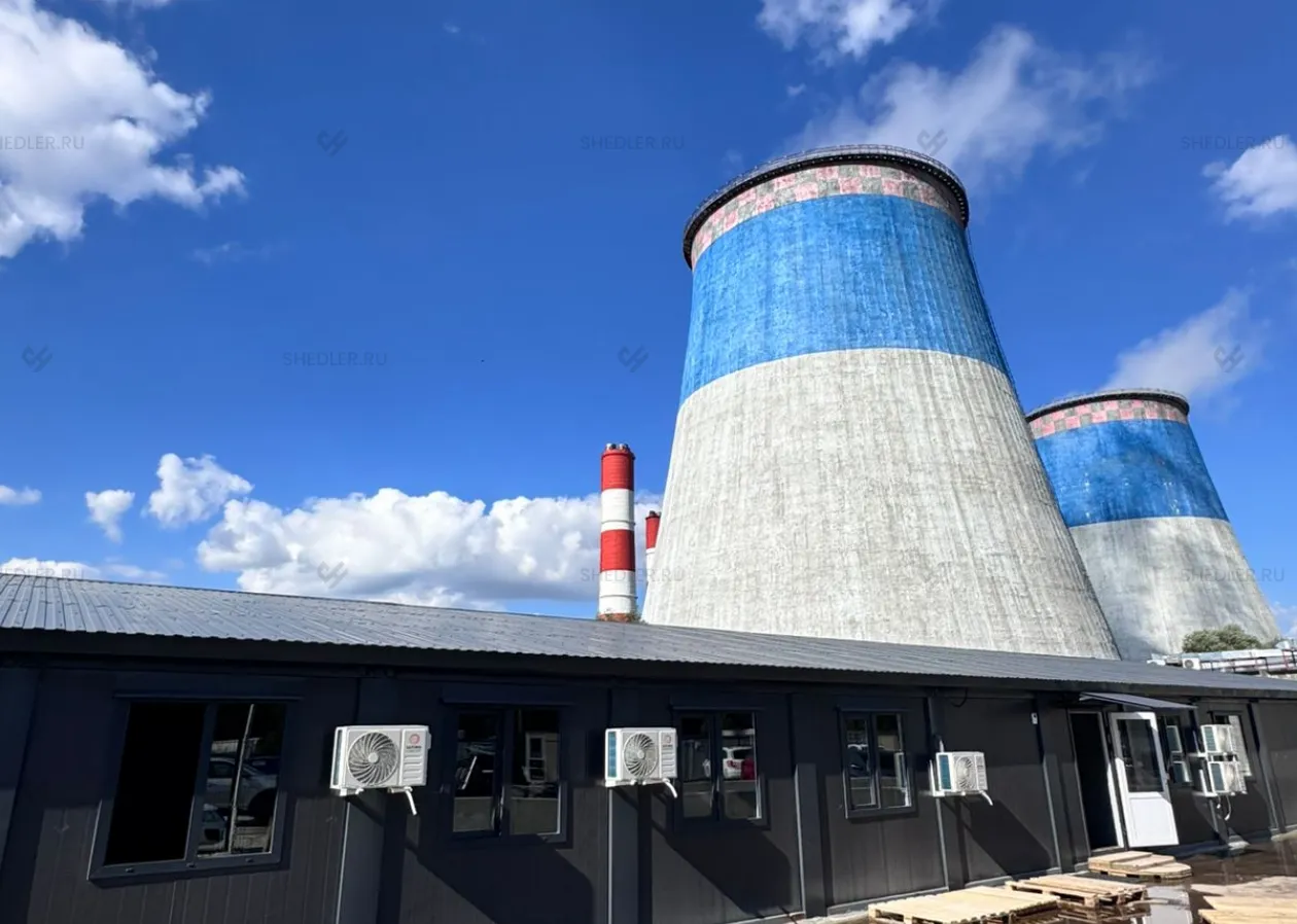 Модульное здание из 36 блок-контейнеров из сэндвич-панелей в Москве