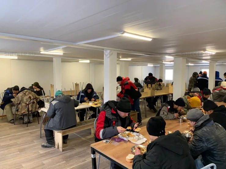 Уютная столовая из 8-ми блок-контейнеров в Москве