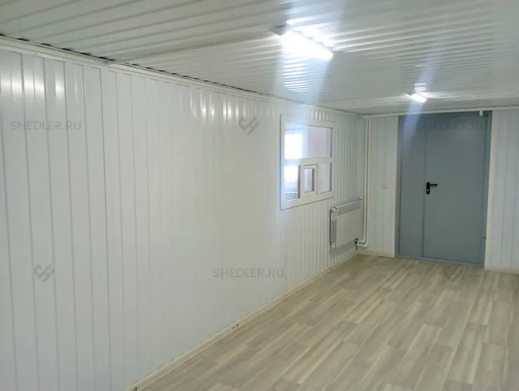 Входная дверь в здание SHEDLER