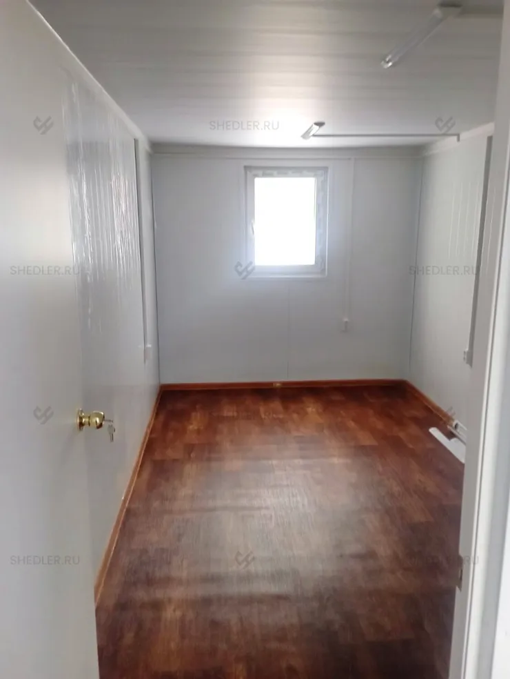 Покрытие пола в модульном офисе