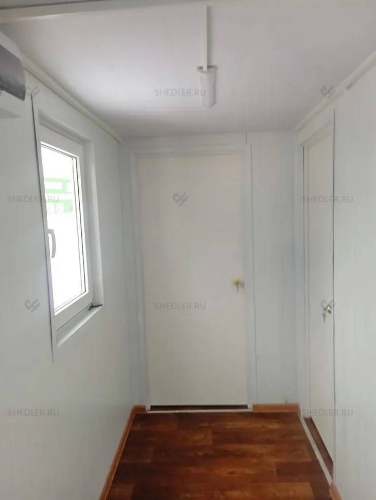 Установка дверей и окон в офисе