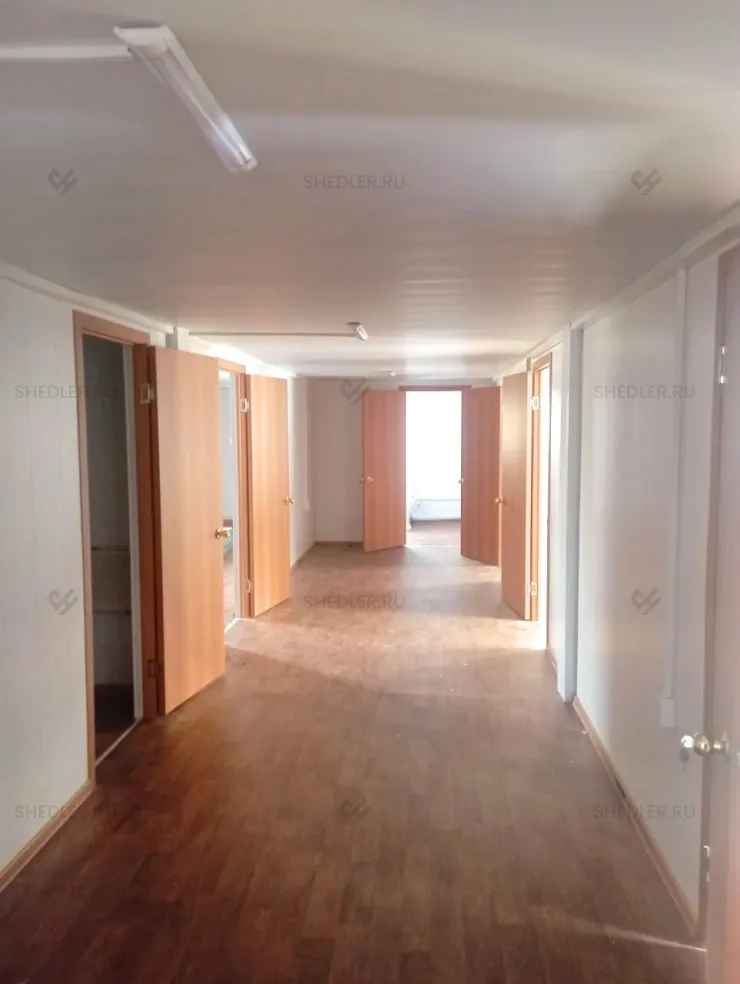 Внутренняя отделка стен и потолка в офисе