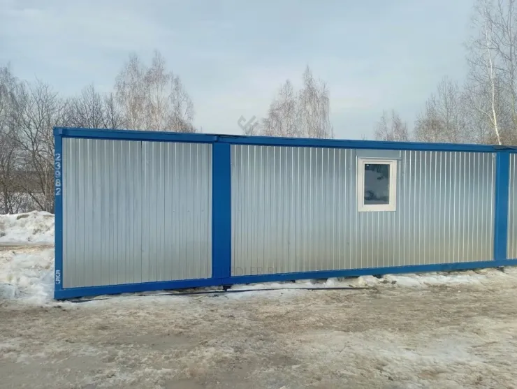 Готовое модульное жилое здание с плоской крышей