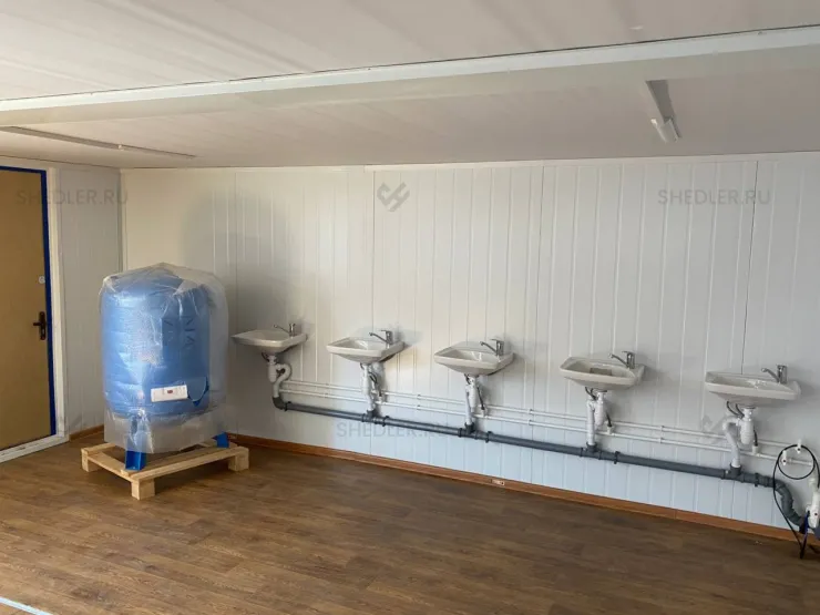 Сантехнический блок в модульном здании