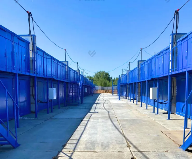 Модульный комплекс из 430 блок контейнеров