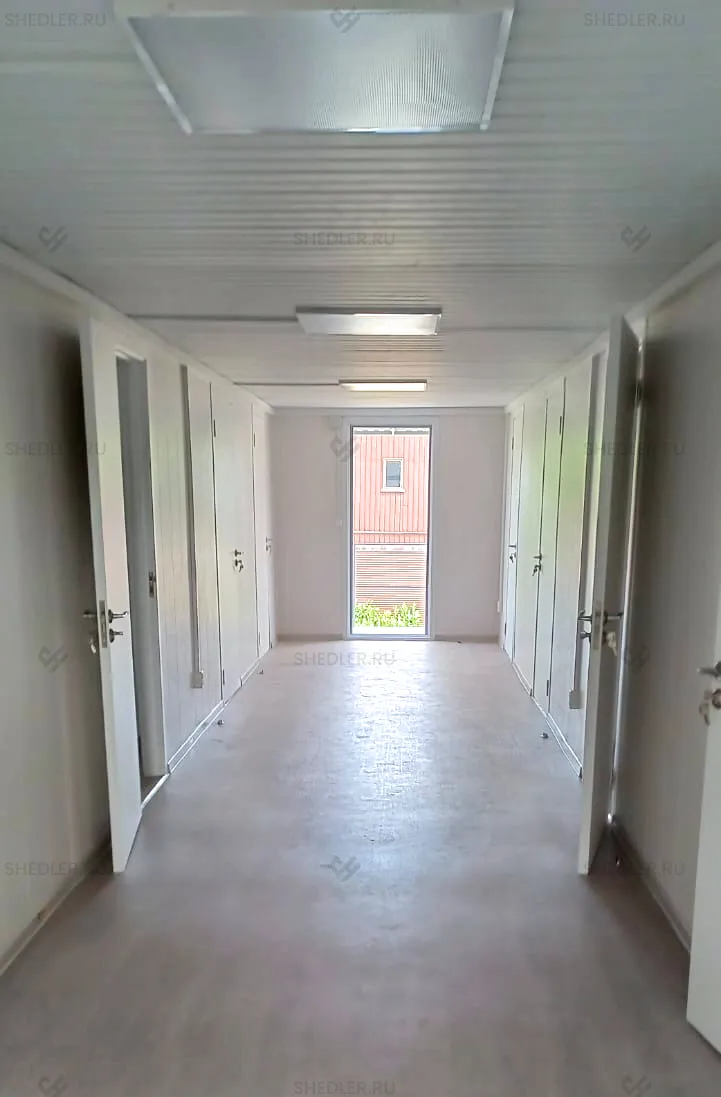 Модульное двухэтажное здание SHEDLER из 26-ти блок-контейнеров на ЖД станции Белый Раст коридор