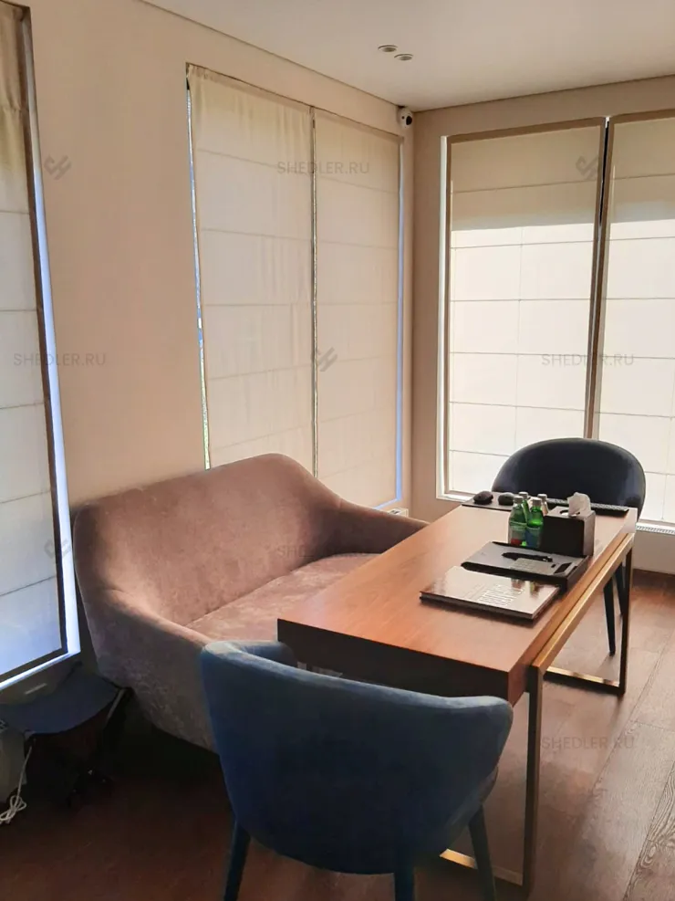 Быстровозводимый офис продаж из 5 БКСП в городе Москва, ул. Академика Королева, ЖК Достижение внутри