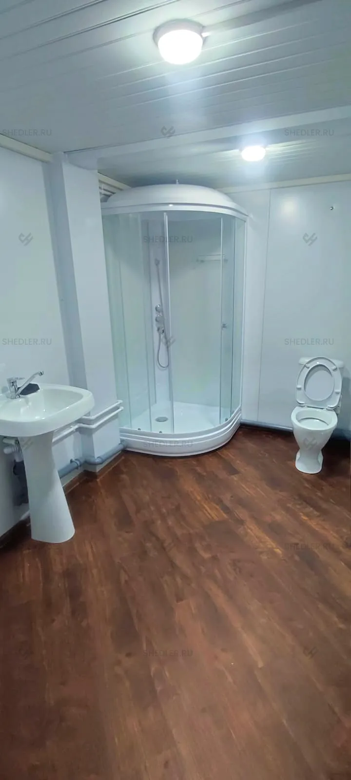 Модульное здание из 10 блок-контейнеров из сэндвич-панелей в Московской области Сергиев Посад душевая