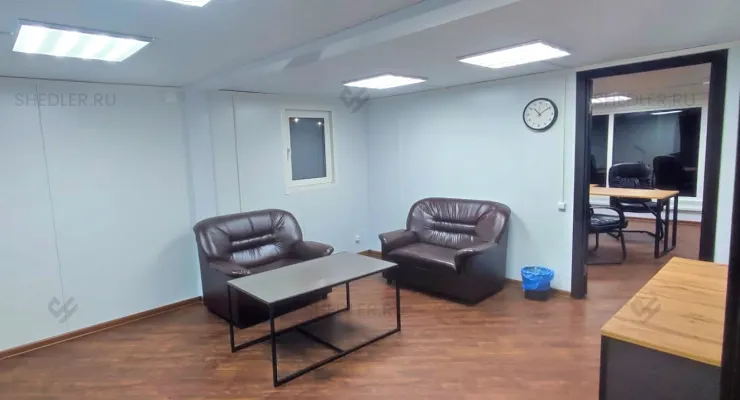 Быстровозводимое модульное здание из 10 блок-контейнеров из сэндвич-панелей в Московской области внутри