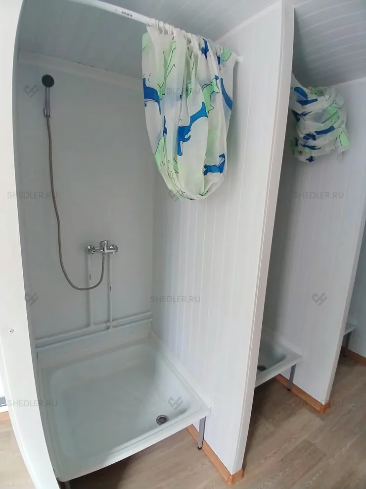 Душевые кабины в модульном здании