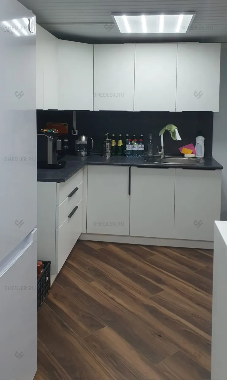 Модульное здание из 10 блок-контейнеров из сэндвич-панелей в Московской области Сергиев Посад кухня