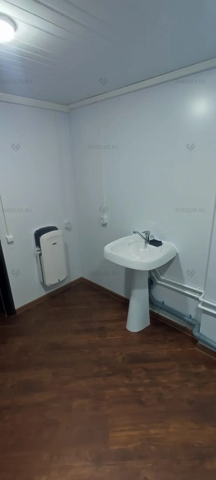 Модульное здание из 10 блок-контейнеров из сэндвич-панелей в Московской области Сергиев Посад раковина