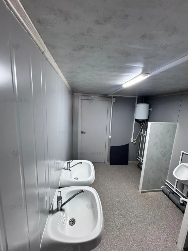 Модульное здание из 36 блок-контейнеров из сэндвич-панелей в Москве внутри