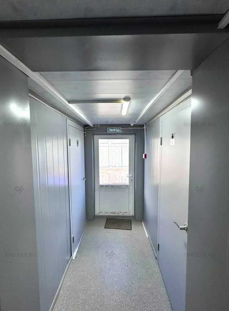 Модульное здание из 36 блок-контейнеров из сэндвич-панелей