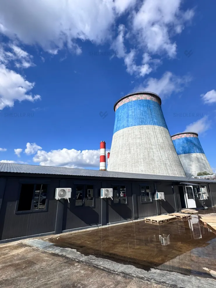 Модульное здание из 36 блок-контейнеров из сэндвич-панелей в Москве