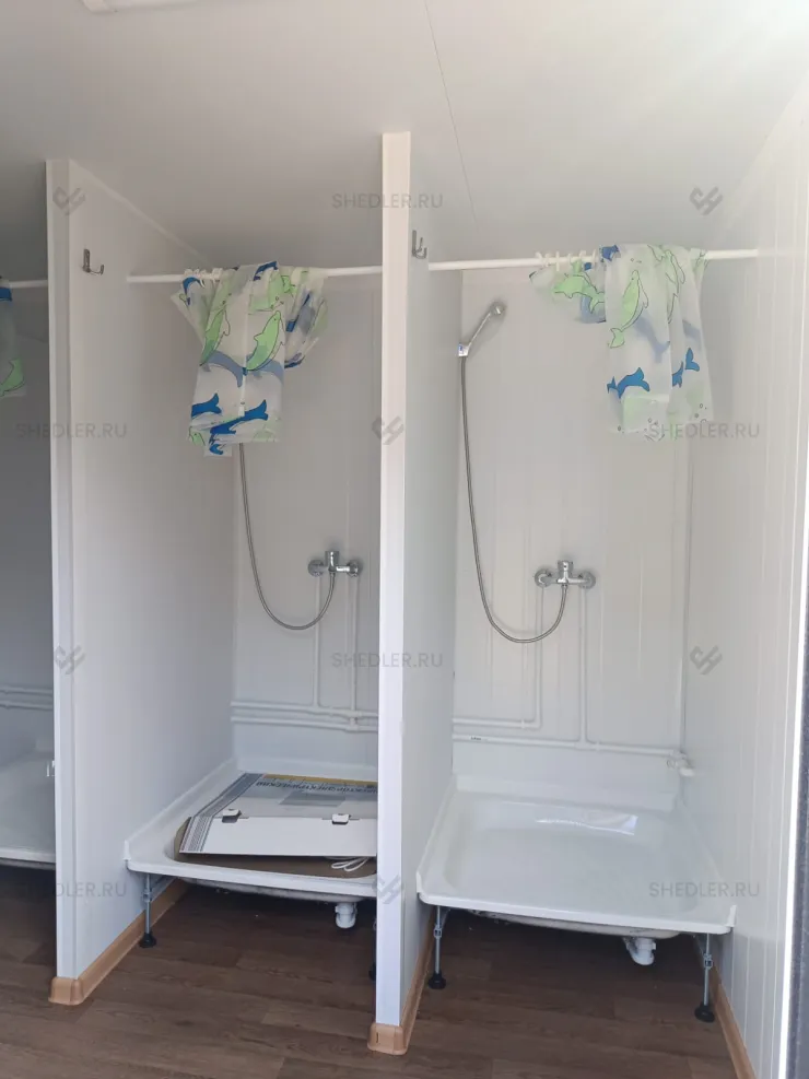 Функциональный сантехнический блок-контейнер с душевыми в Сочи