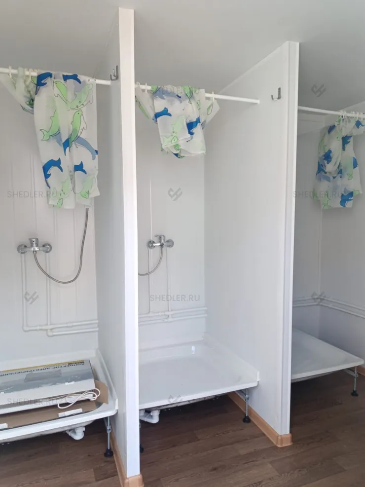 Комфортный сантехнический блок-контейнер с душевыми в Сочи