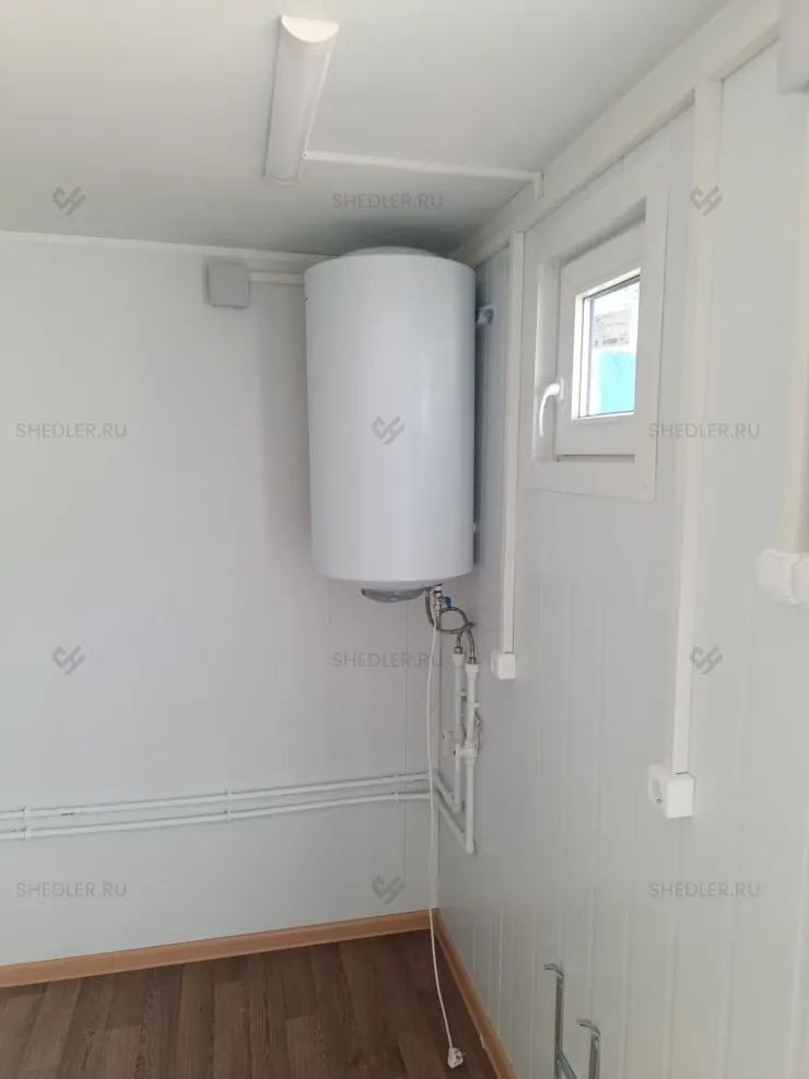 Уютный сантехнический блок-контейнер с душевыми в Сочи