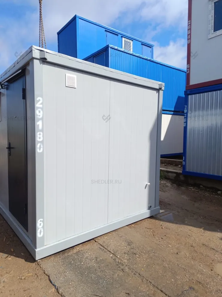 Компактный сантехнический блок-контейнер с душевыми в Сочи