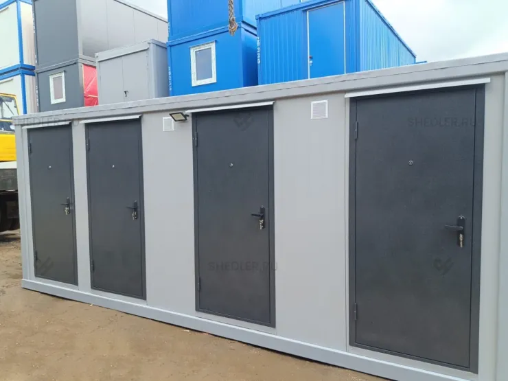 Прочный сантехнический блок-контейнер с двумя туалетами и душевыми в Сочи