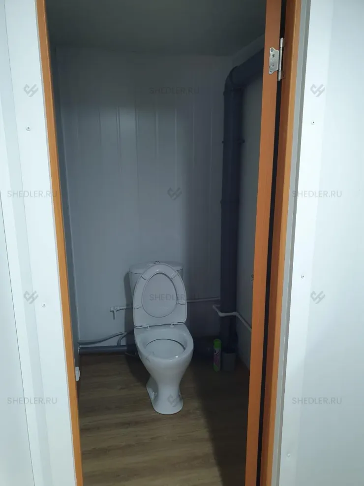 Модульное двухэтажное здание Шедлер из 10 блок-контейнеров с санузлом