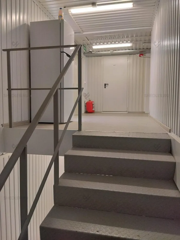 Лестница в модульном здании