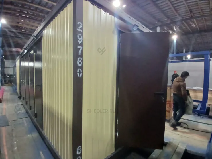 Два сантехнических блок-контейнера