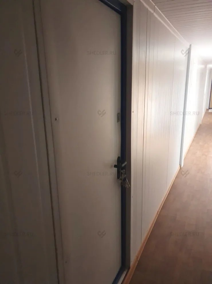 Отделка дверей в помещении