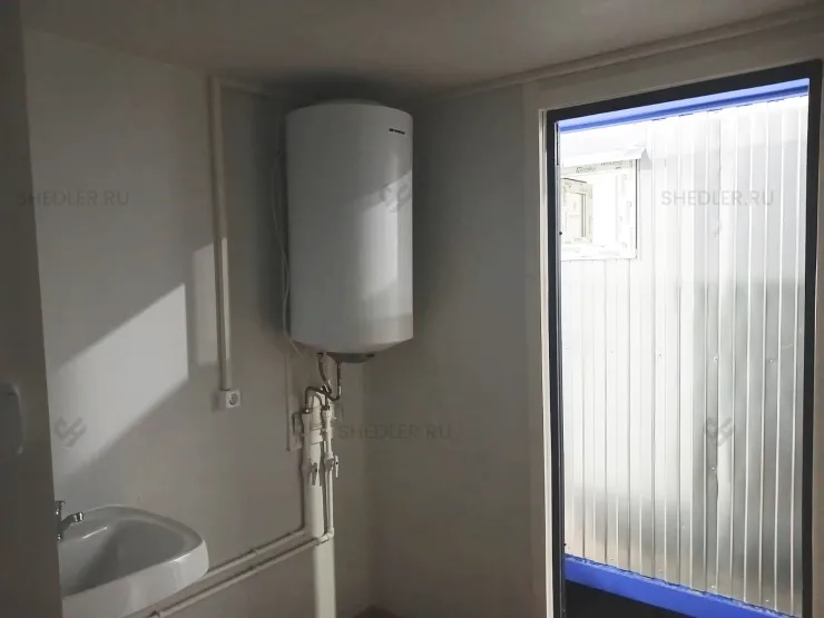 Проходная из блок-контейнера из СП Москва, Красногвардейский проезд с бойлером