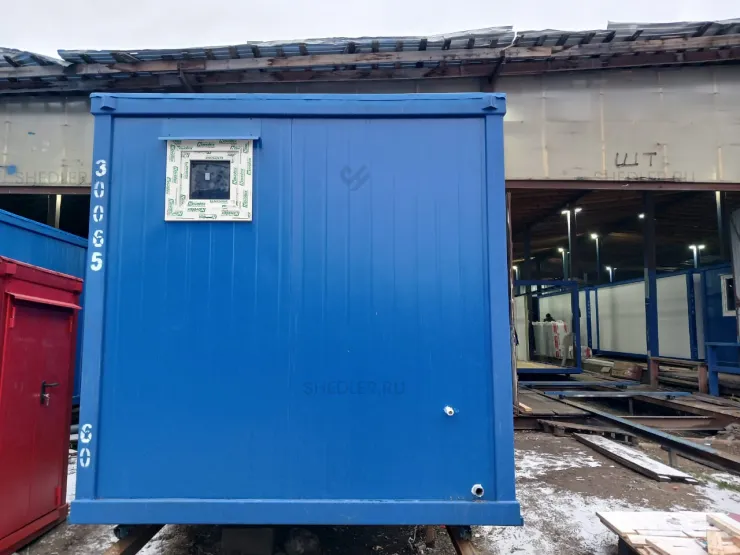 Сантехнических блок-контейнер с водонагревателем