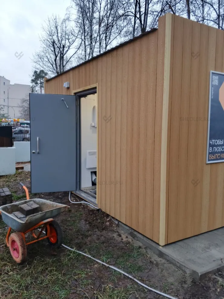 Туалет с комнатой матери и ребенка