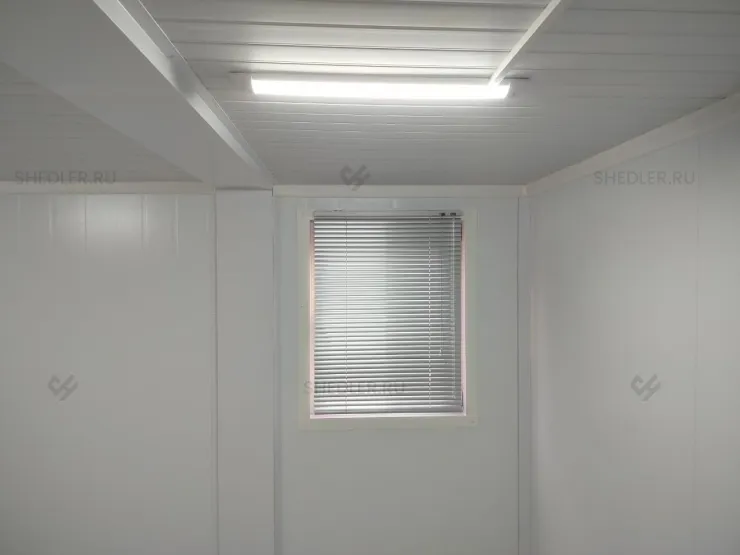 Модульное здание Шедлер с двускатной крышей на основе БКСП-00 из сэндвич-панелей в селе Лайково, Московская область